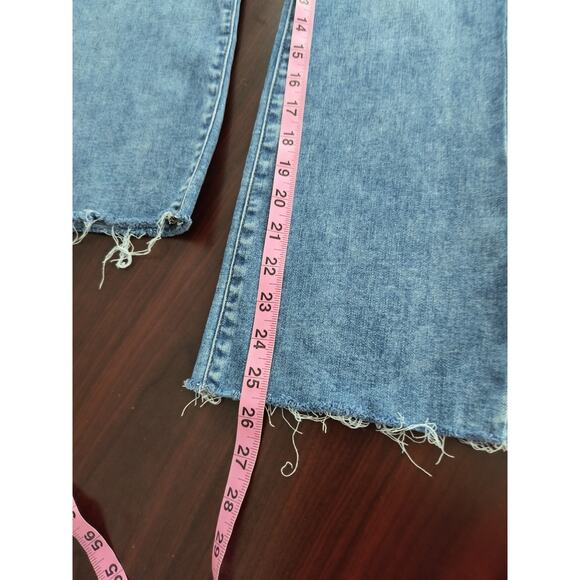 Express Cropped Flare Hi Rise Jeans Wmn's Sz 4 Frayed Stonewashed Stretch Denim - Picture 11 of 16